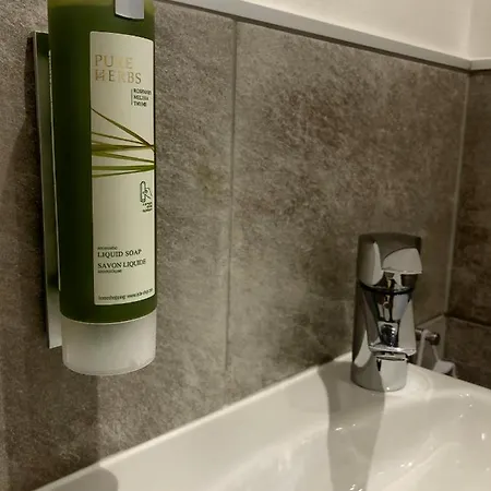 Lakeside Appartments アパート *