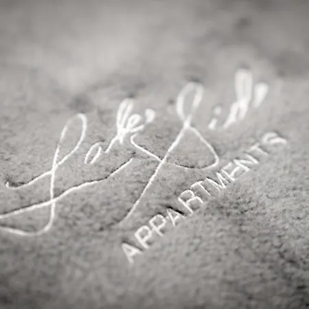 アパート Lakeside Appartments ゴールデック