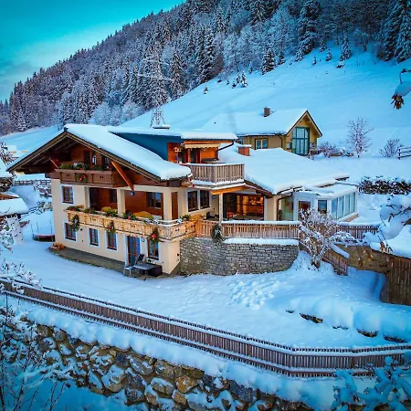 Lakeside Appartments * 골데그